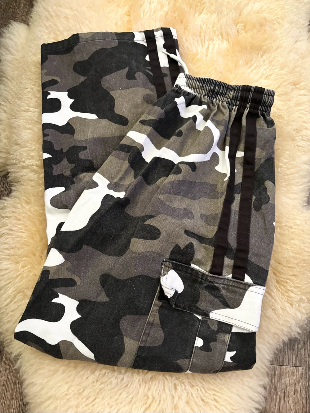 Women’s Camo Cargo Pants